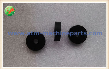 Rouleau en plastique noir des pièces de rechange 445-0587811 de machine d'atmosphère de NCR des Person 77